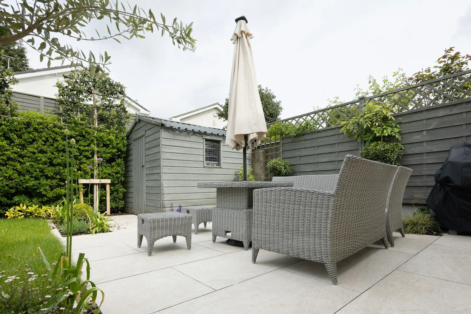 Kid-Friendly Outdoor Living Spaces in Los Angeles: Durability, Shade, Safety