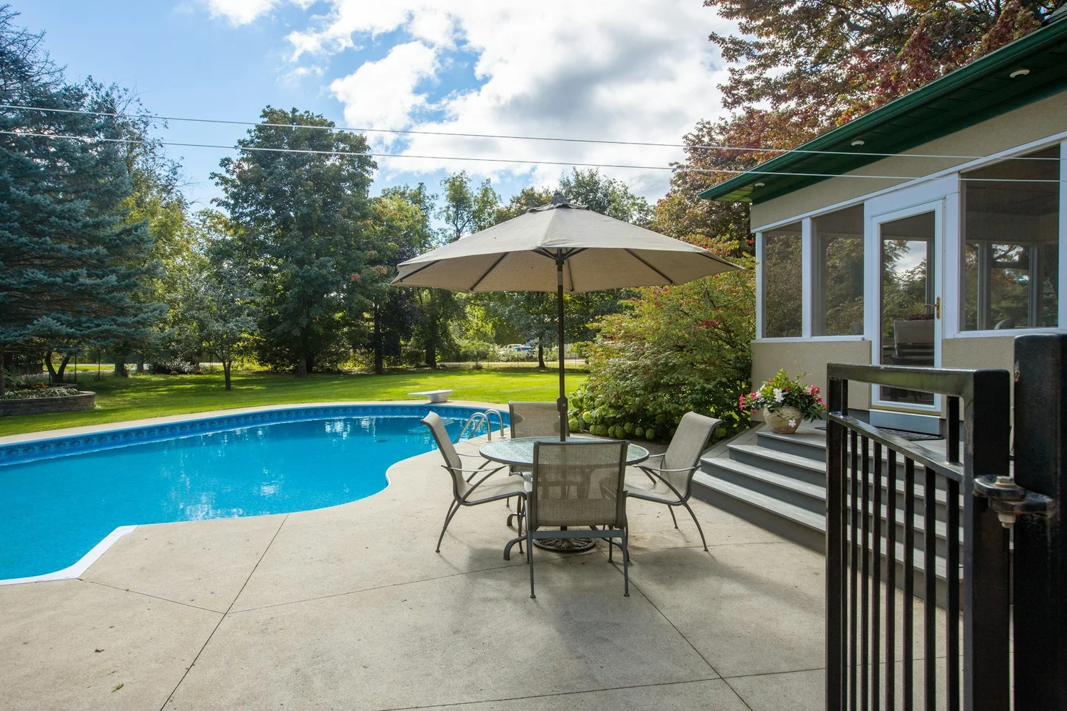 Guide to Custom Pools That Work Even When the Weather Gets Chilly