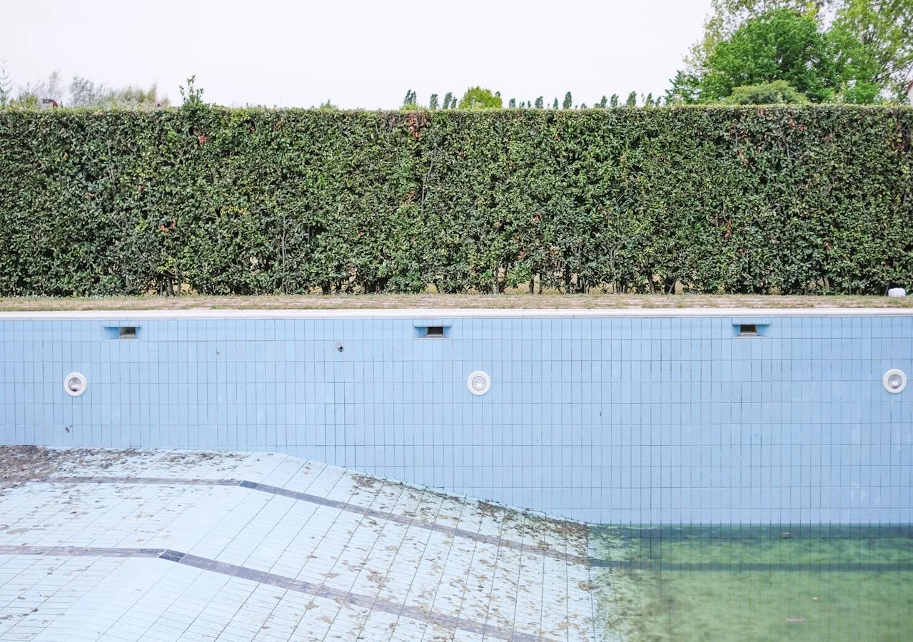 Why Pool Remodeling in Los Angeles Starts with Plastering