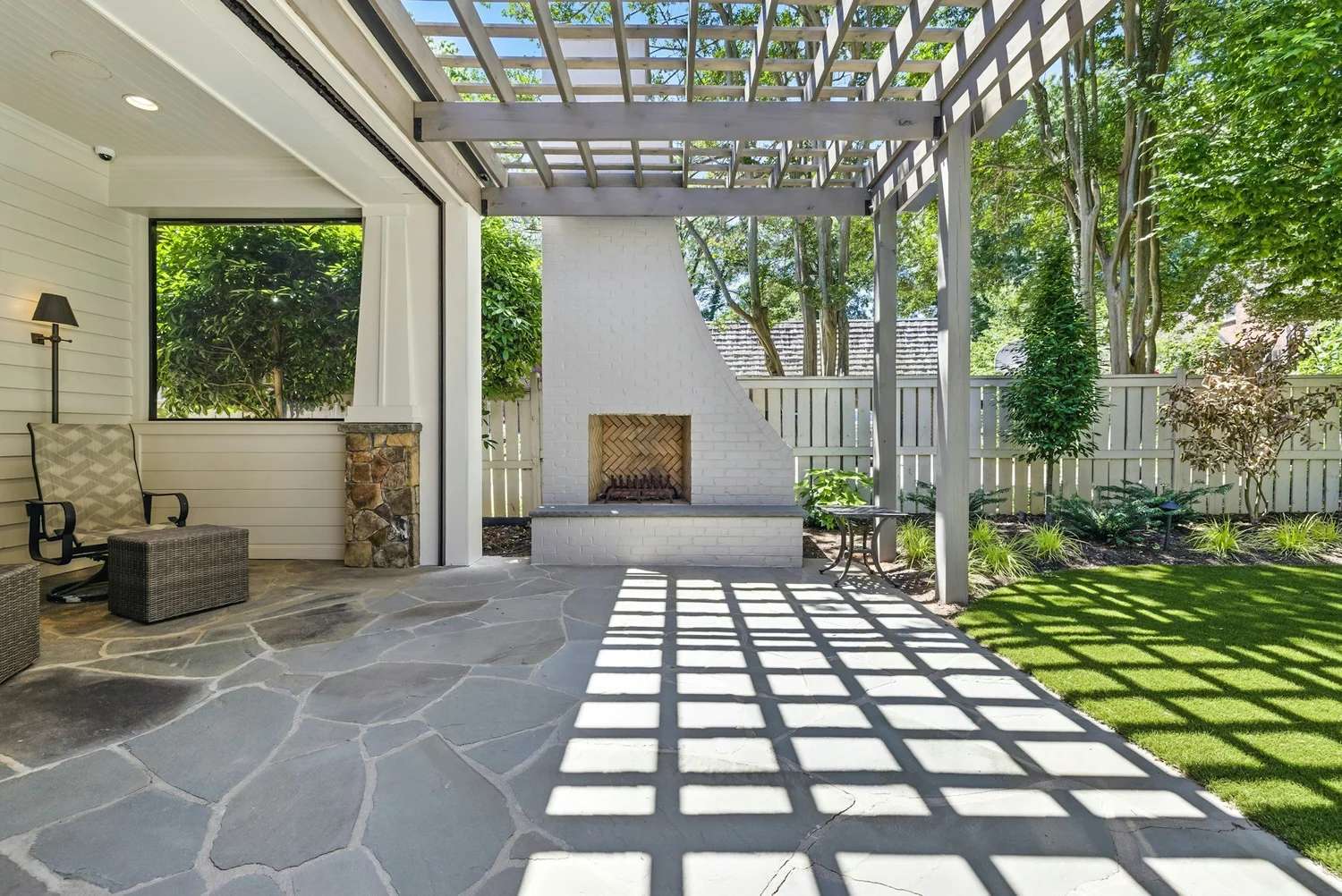 Planning Outdoor Living Spaces in Los Angeles Hillside Yards
