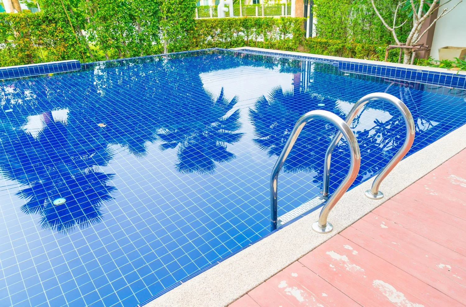 AI Pool Care in Los Angeles: Leak Prediction, Chemistry Monitoring, Auto-Dosing