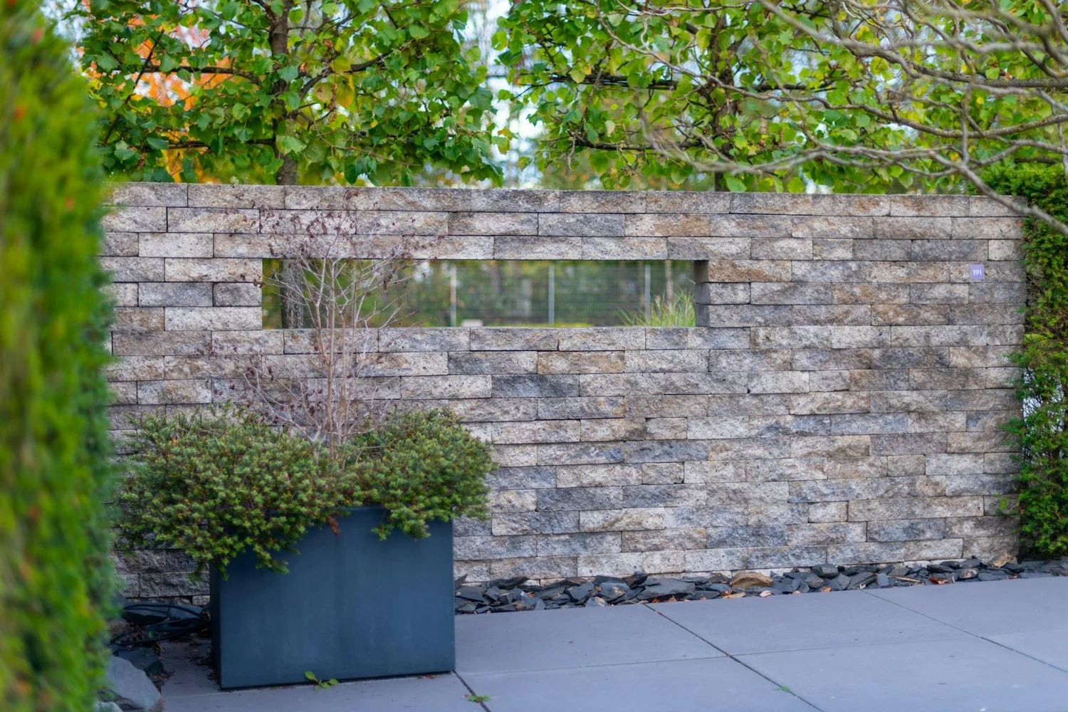 Guide to Outdoor Custom Features That Help Beat Winter Boredom