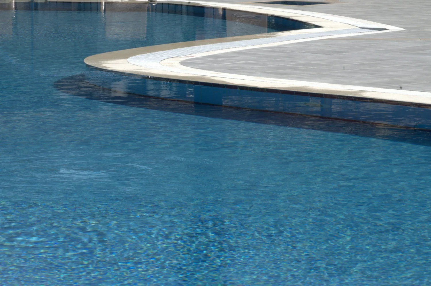 Soundproofing Pool Equipment in Los Angeles: Code-Compliant Enclosures