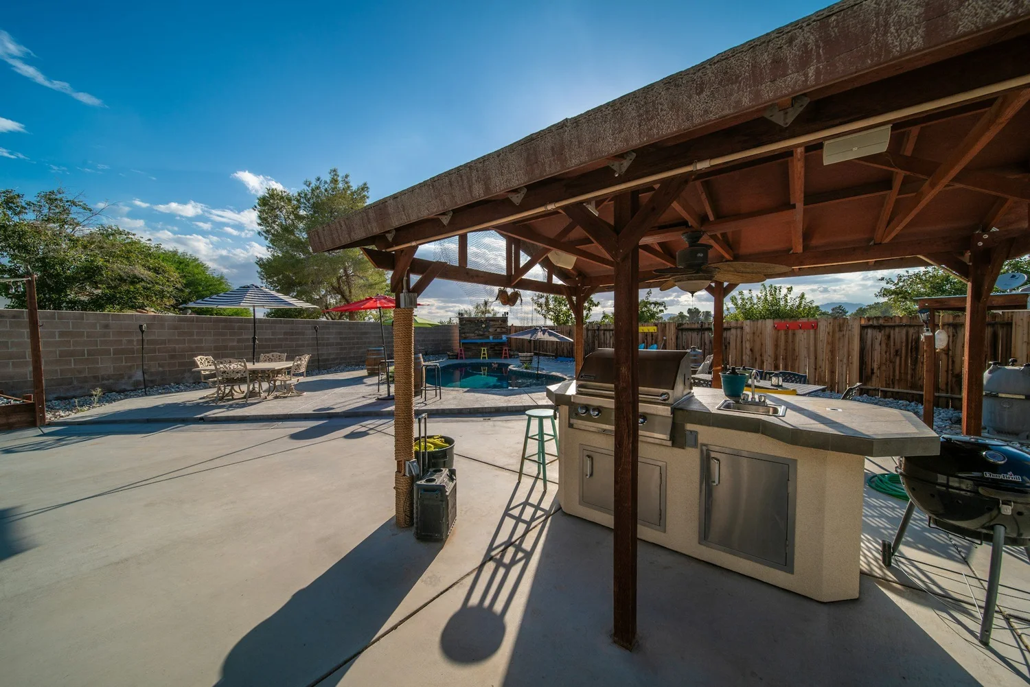 Outdoor Custom Features That Make March Meetups Easy